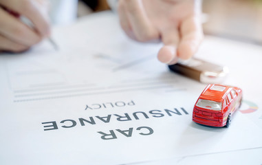 Is it possible for a car insurance policy to include the GST number